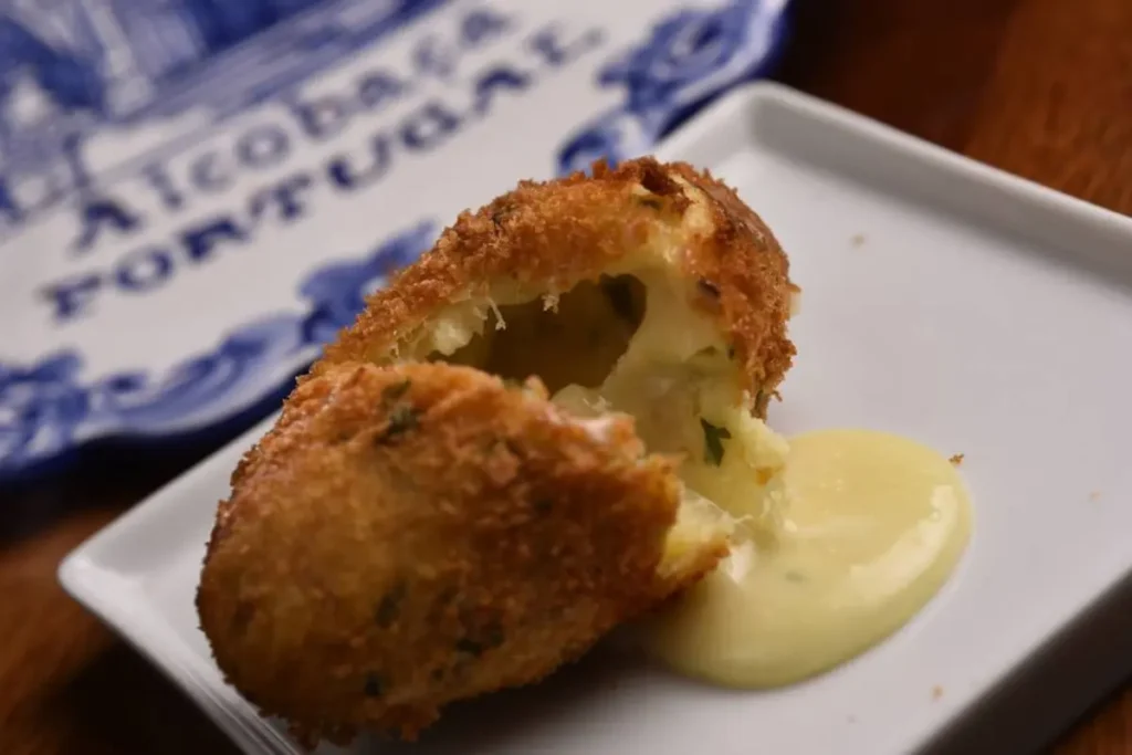 Bolinho de Bacalhau com Queijo